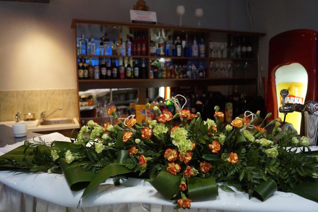 Hotel Mikorzyn Ślesin 外观 照片