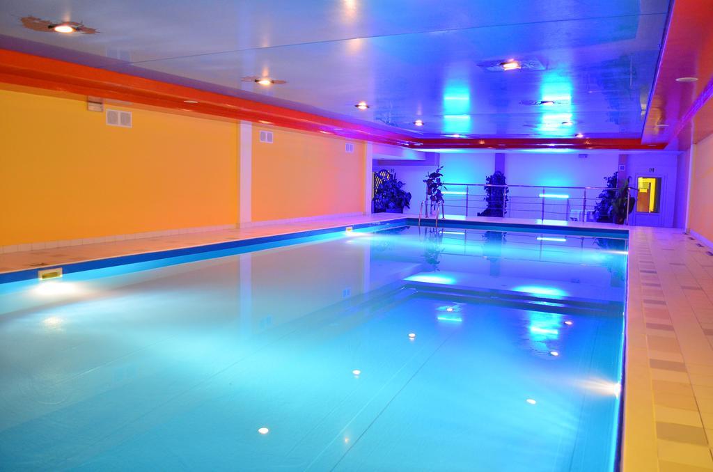 Hotel Mikorzyn Ślesin 外观 照片