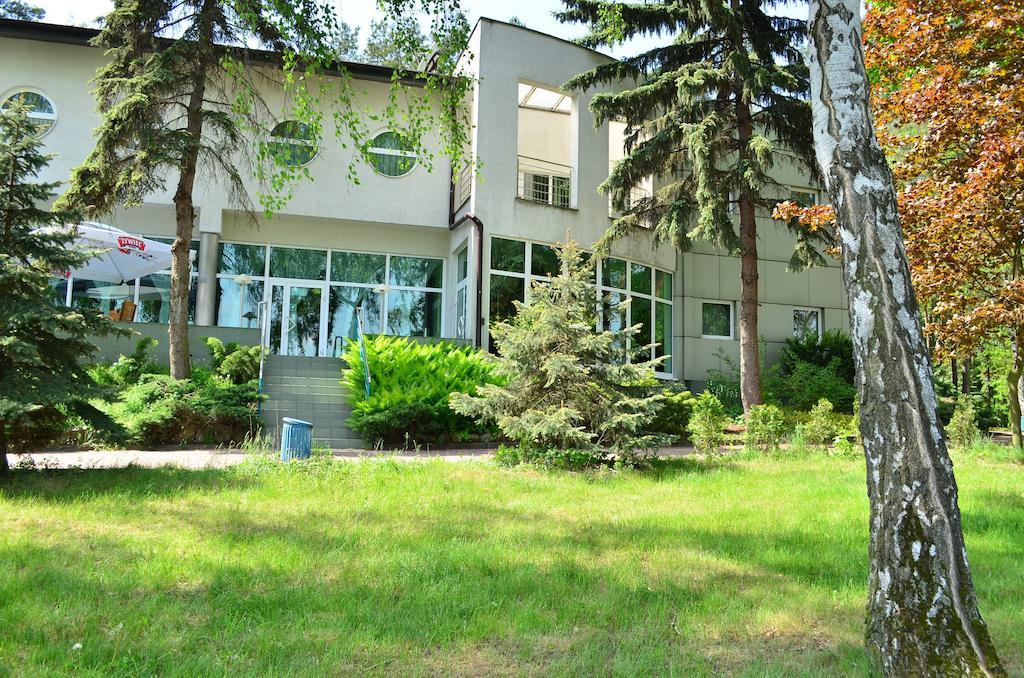 Hotel Mikorzyn Ślesin 外观 照片