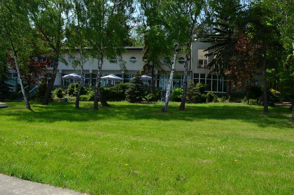 Hotel Mikorzyn Ślesin 外观 照片