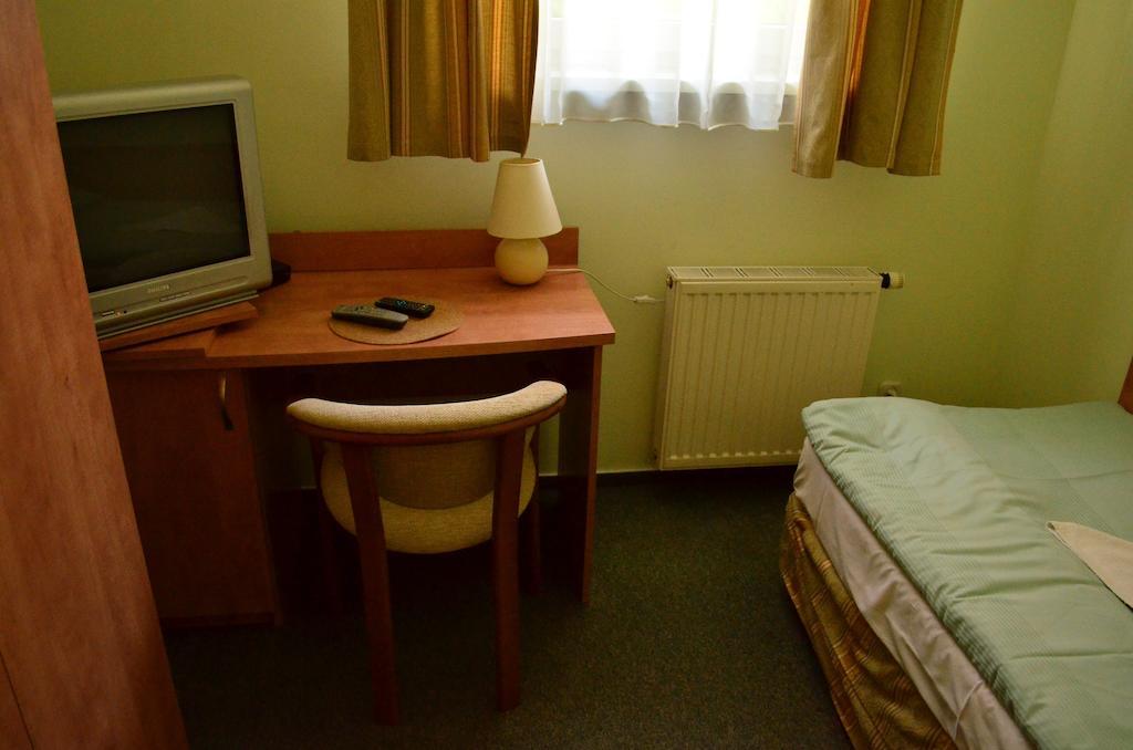 Hotel Mikorzyn Ślesin 客房 照片
